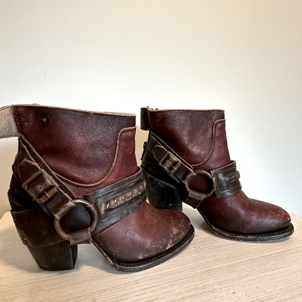 Firebird boots size 6